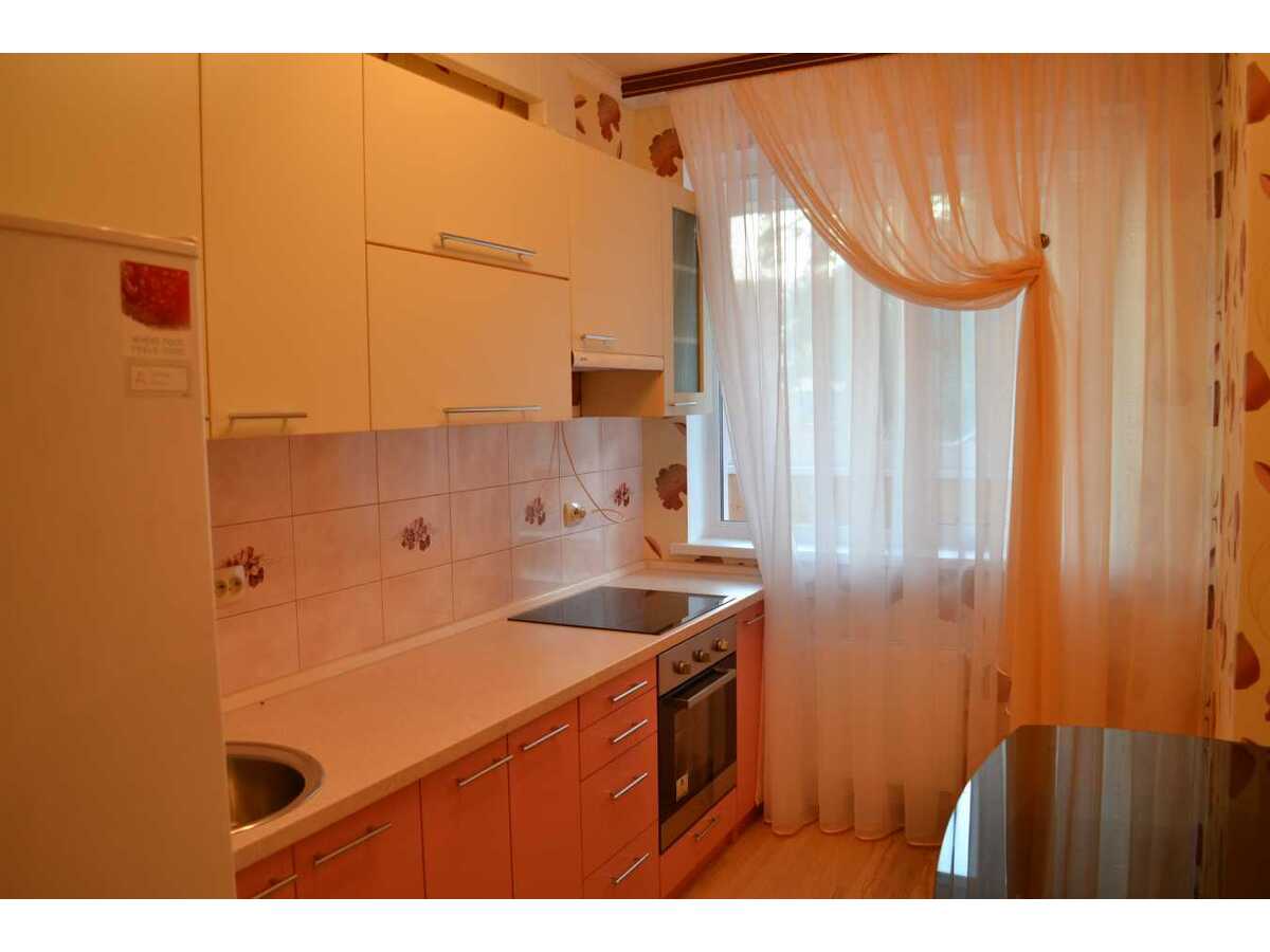 Здам довгостроково 2-к квартиру Київ, Подільський, вул. Наталії Ужвій, 12. 