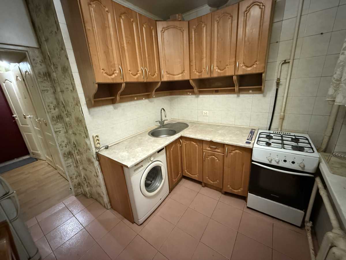 Здам довгостроково 3-к квартиру Київ, Святошинський, вул. Генерала Наумова, 31. 