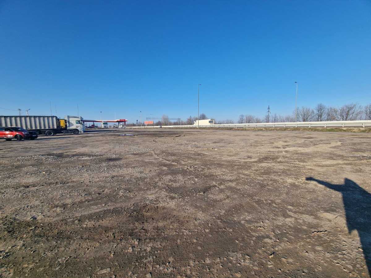 Продам  землю комерційного призначення Білоцерківський, Біла Церква, одеська траса. 