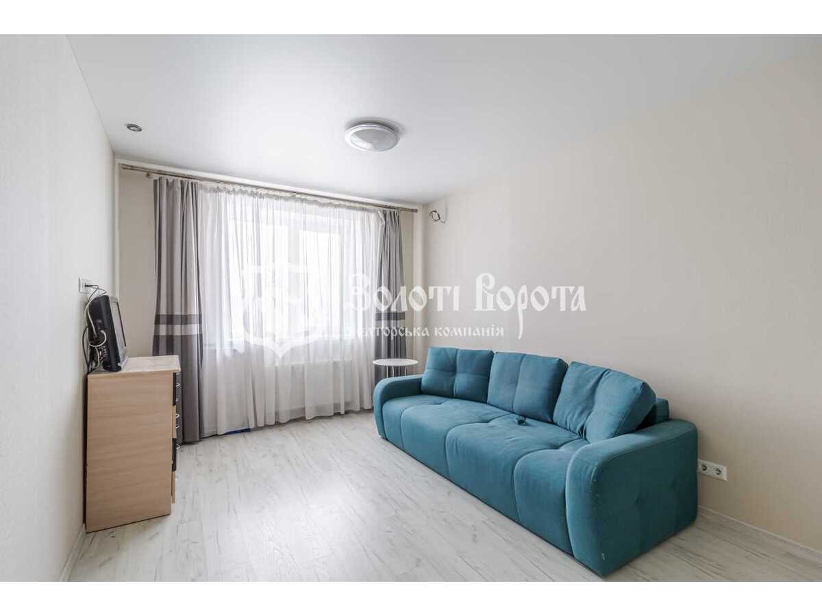 Продам 2-к квартиру Бучанський, Софіївська Борщагівка, Соборна вул, 126/14. 