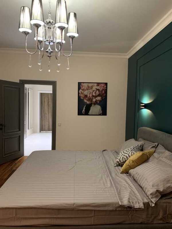 Продам 1-к квартиру Київ, Дніпровський, вул. Микільсько-Слобідська, 3б. 