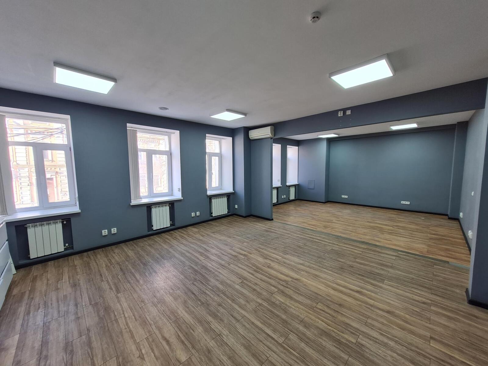 Офіс 134 м.кв. Вул. Ярославська 6 Поділ метро Контрактова площа Без%