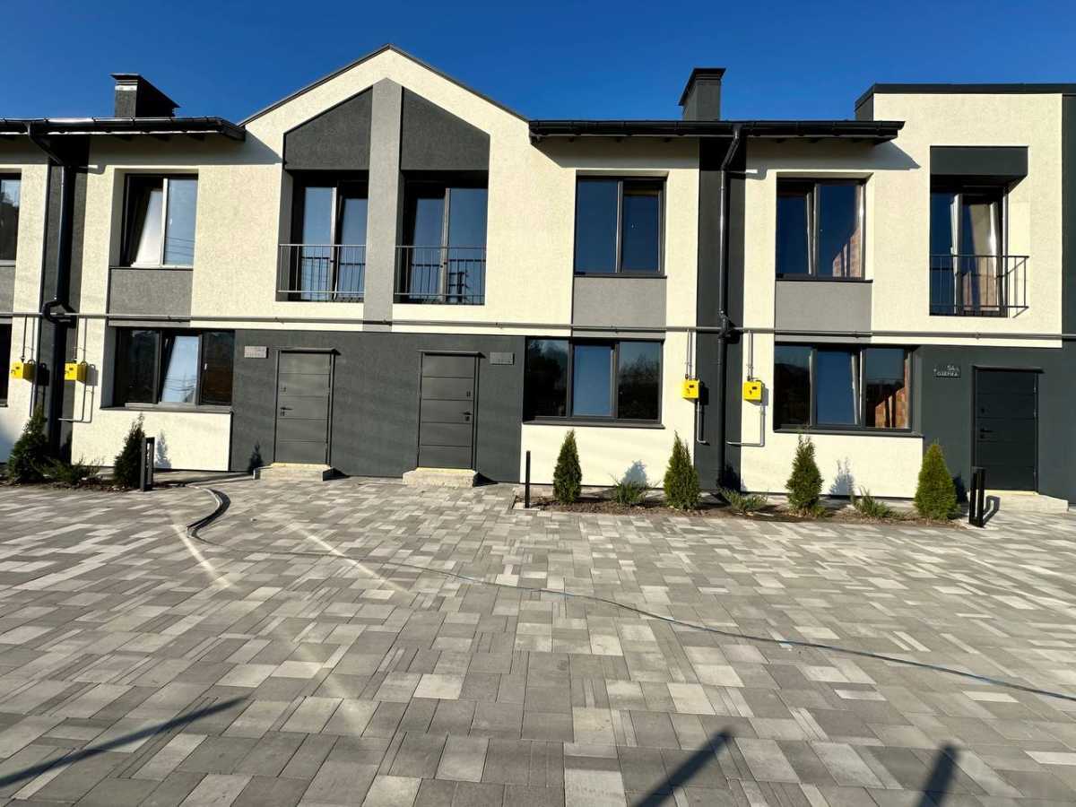 Продам 3-к таунхаус Фастівський, Гатне, Святопетровського, 34. 