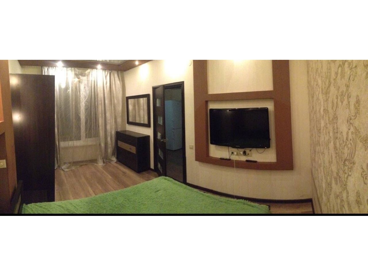 Квартира з ремонтом, паркомісцем, автономна. Ст.м. Деміївська