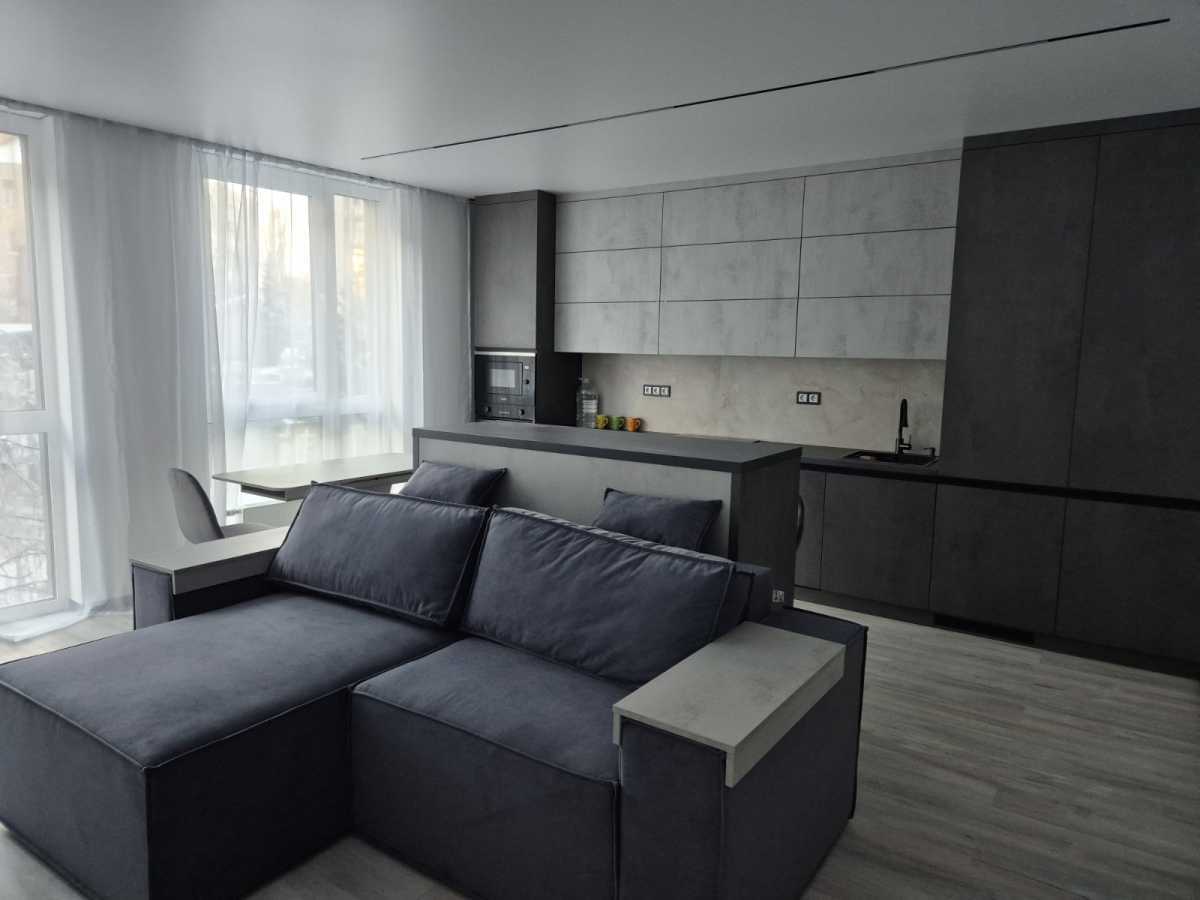 Здам довгостроково 3-к квартиру Київ, Шевченківський, вул. Шолуденка, 30. 