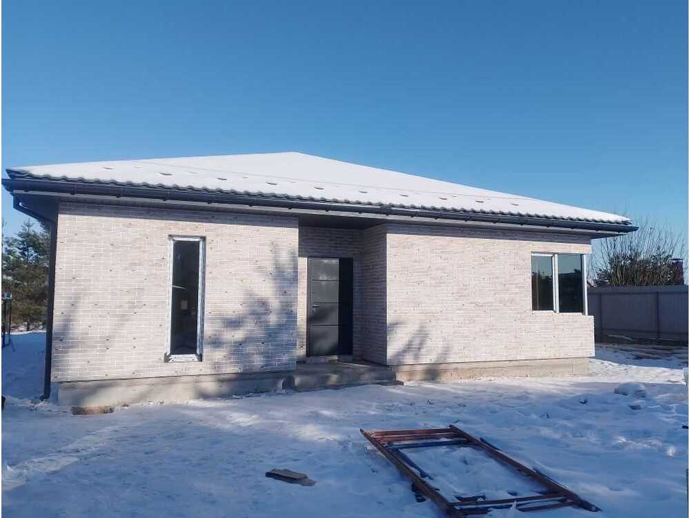 Продам 4-к дім Фастівський, Путрівка, Центральна. 