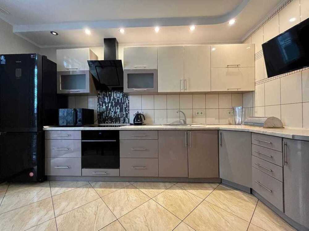 Здам довгостроково 1-к квартиру Київ, Дніпровський, вул. Воскресенська, 16б. 