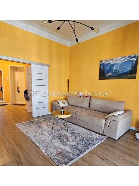 Продам 2-к квартиру Київ, Печерський, вул. Велика Васильківська, 67/7. 