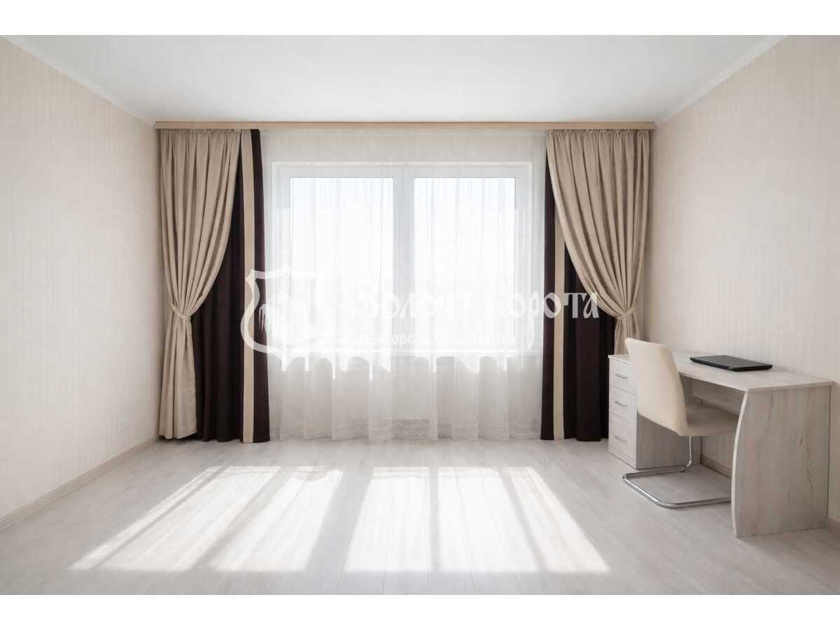 Продам 1-к квартиру Київ, Дніпровський, вул. Макаренка, 1а. 