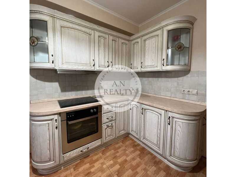 Продам 2-к квартиру Київ, Дніпровський, вул. Юрія Шумського, 1Б. 