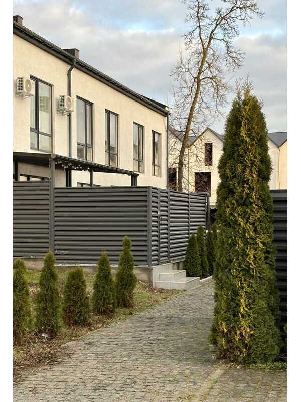 Продам 4-к таунхаус Обухівський, Хотів, Молодіжна, 114. 