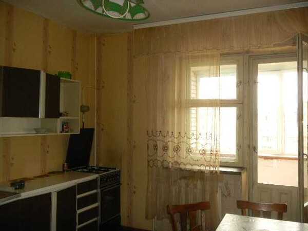 Продам 3-к квартиру Броварський, Бровари, Грушевського, 15А. 