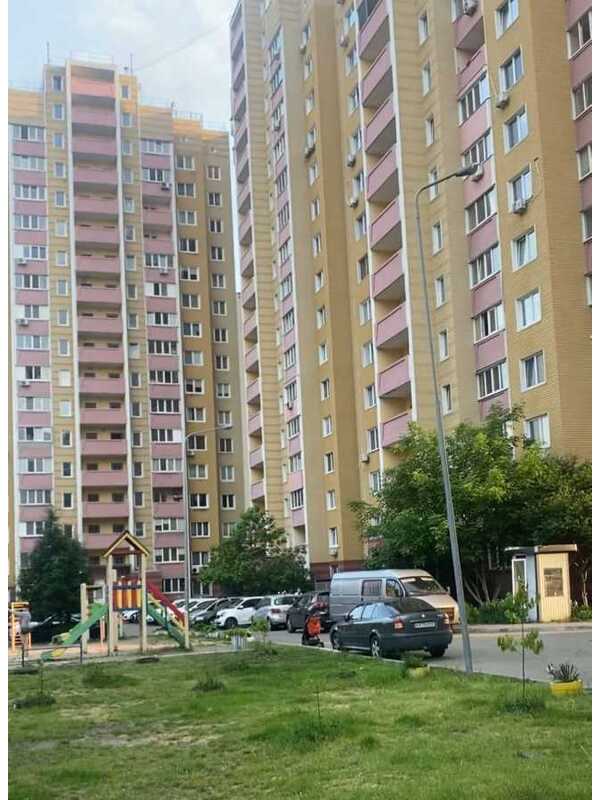Продам 2-к квартиру Київ, Голосіївський, вул. Михайла Максимовича, 9в. 