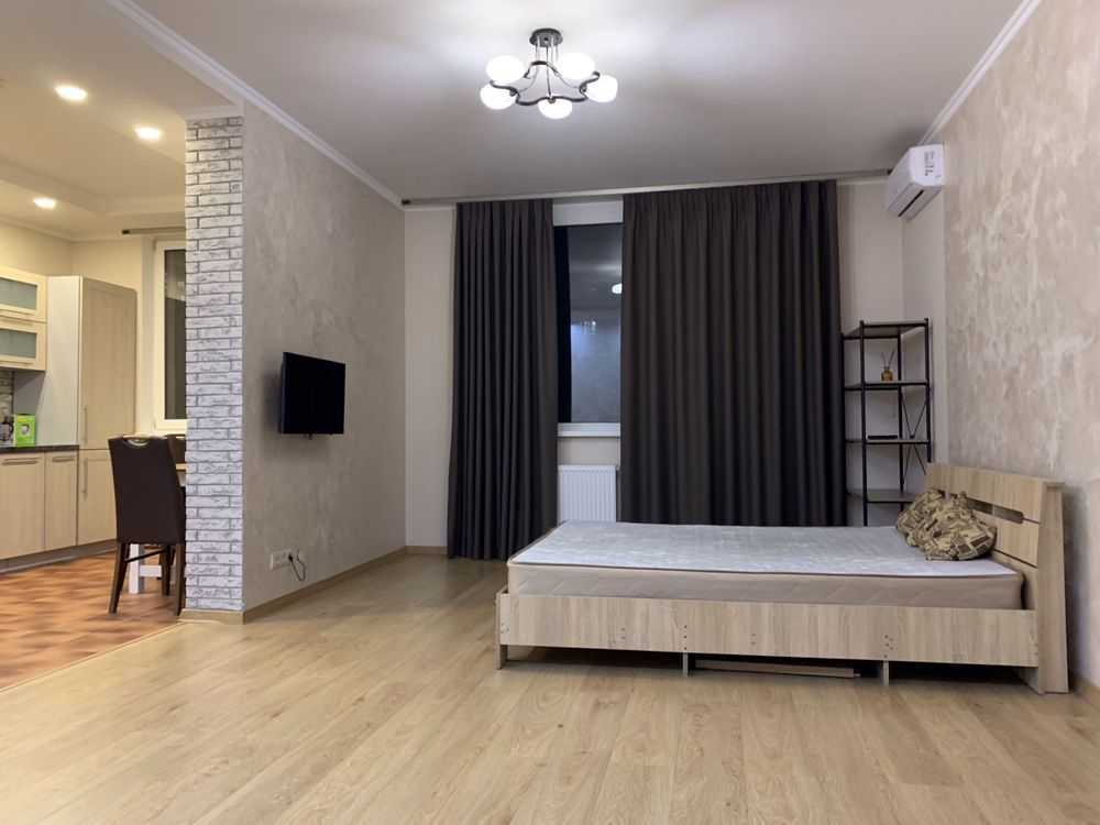 Здам довгостроково 1-к квартиру Київ, Голосіївський, вул. Михайла Ломоносова, 46/1. 