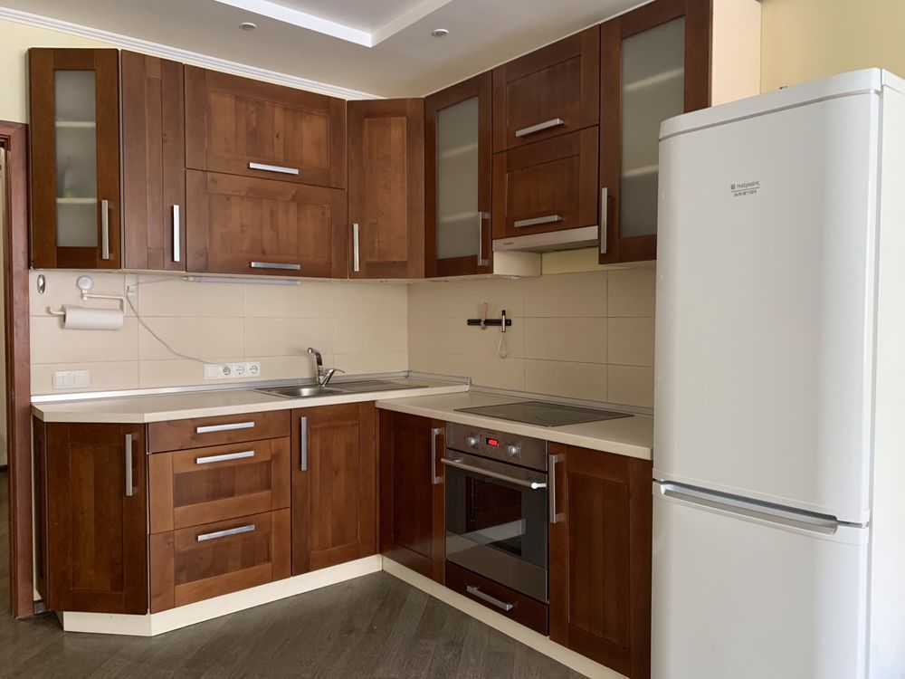 Здам довгостроково 1-к квартиру Київ, Голосіївський, вул. Михайла Ломоносова, 54. 