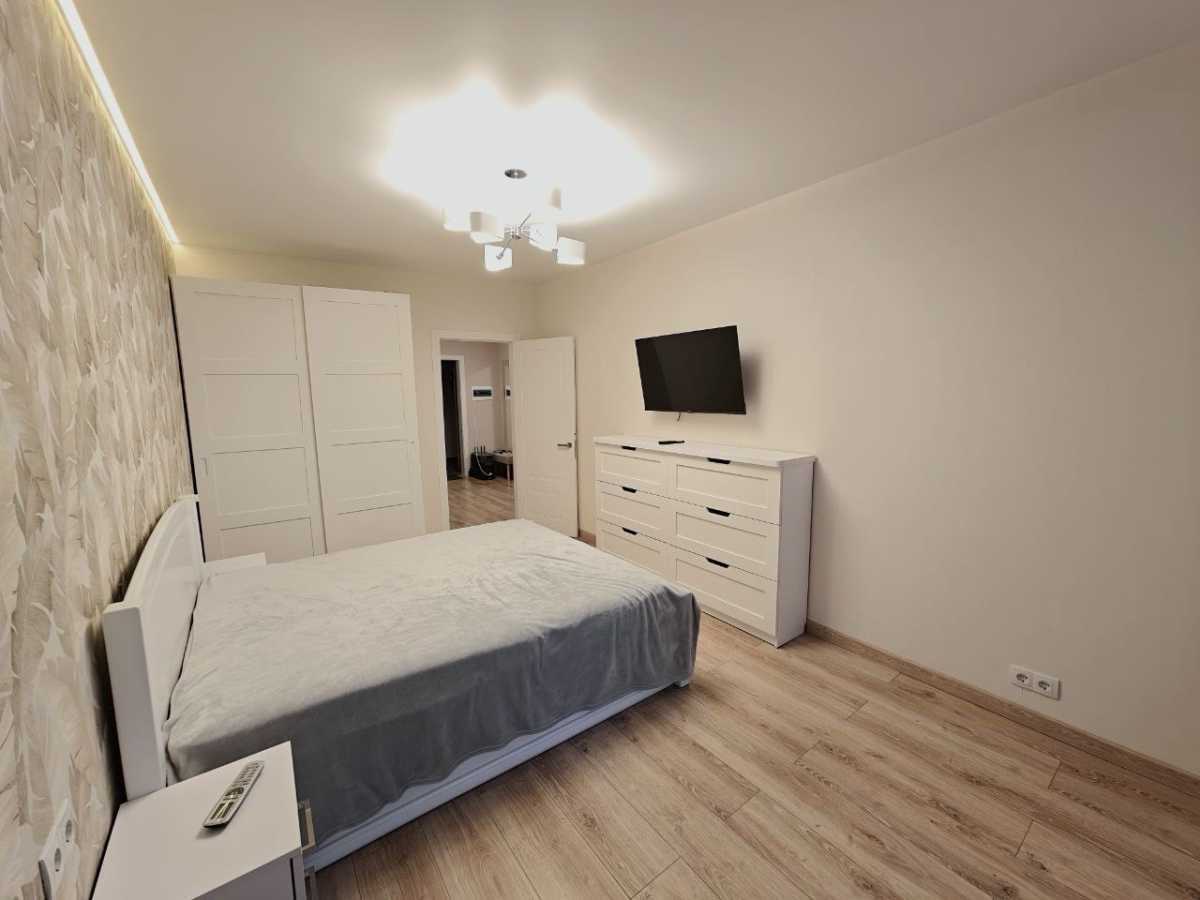 Здам довгостроково 1-к квартиру Київ, Дніпровський, вул. Князя Романа Мстиславича, 28А. 