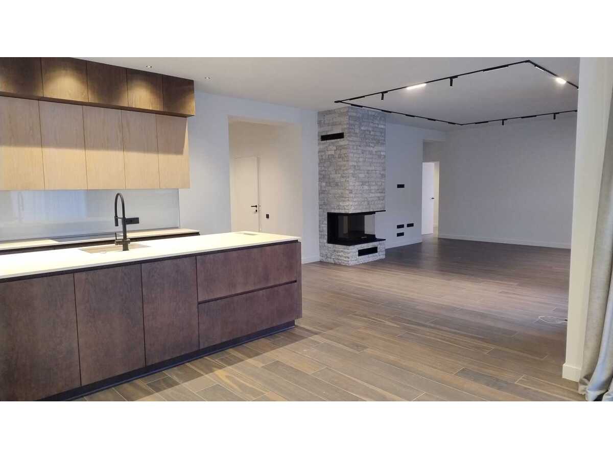 Продам 4-к дім Бучанський, Дмитрівка, Привітна, 53. 