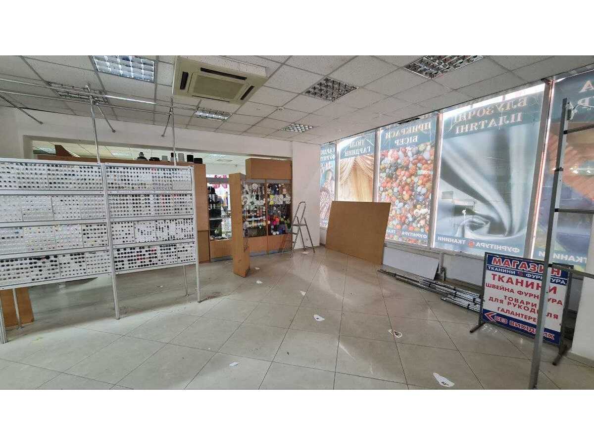 Здам довгостроково  торгову площу Київ, Святошинський, вул. Гната Юри, 3. 