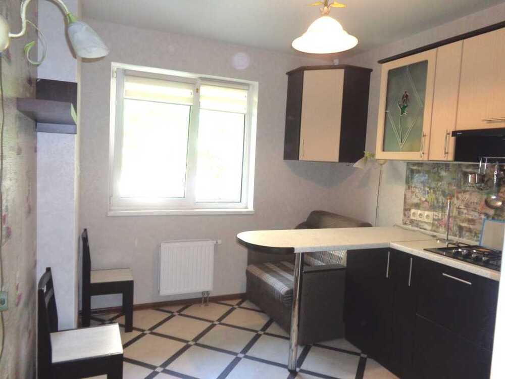 Здам довгостроково 1-к квартиру Київ, Голосіївський, вул. Метрологічна, 9-в. 