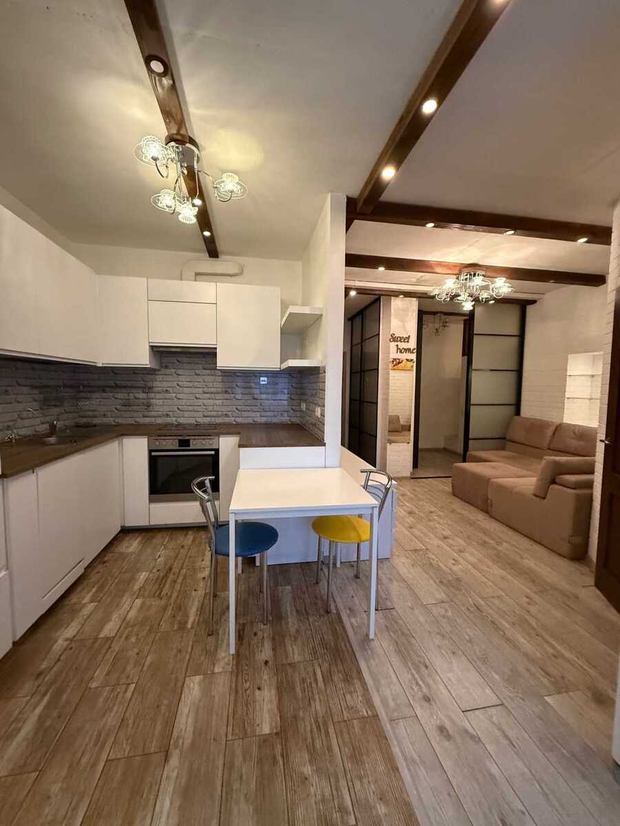 Продам 1-к квартиру Київ, Голосіївський, просп. Валерія Лобановського, 150В. 