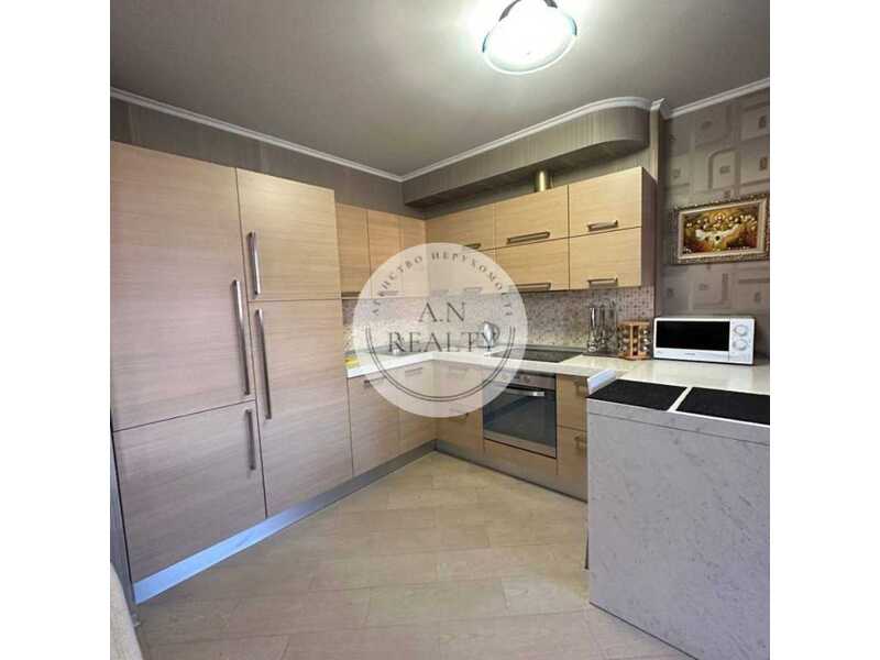 Продам 2-к квартиру Київ, Дніпровський, вул. Юрія Шумського, 1Б. 