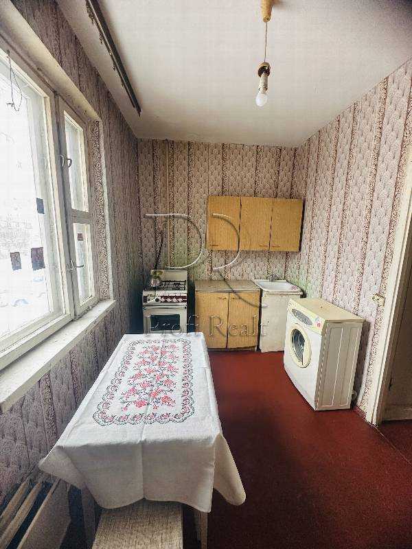 Продам 1-к квартиру Київ, Дніпровський, вул. Райдужна, 41. 