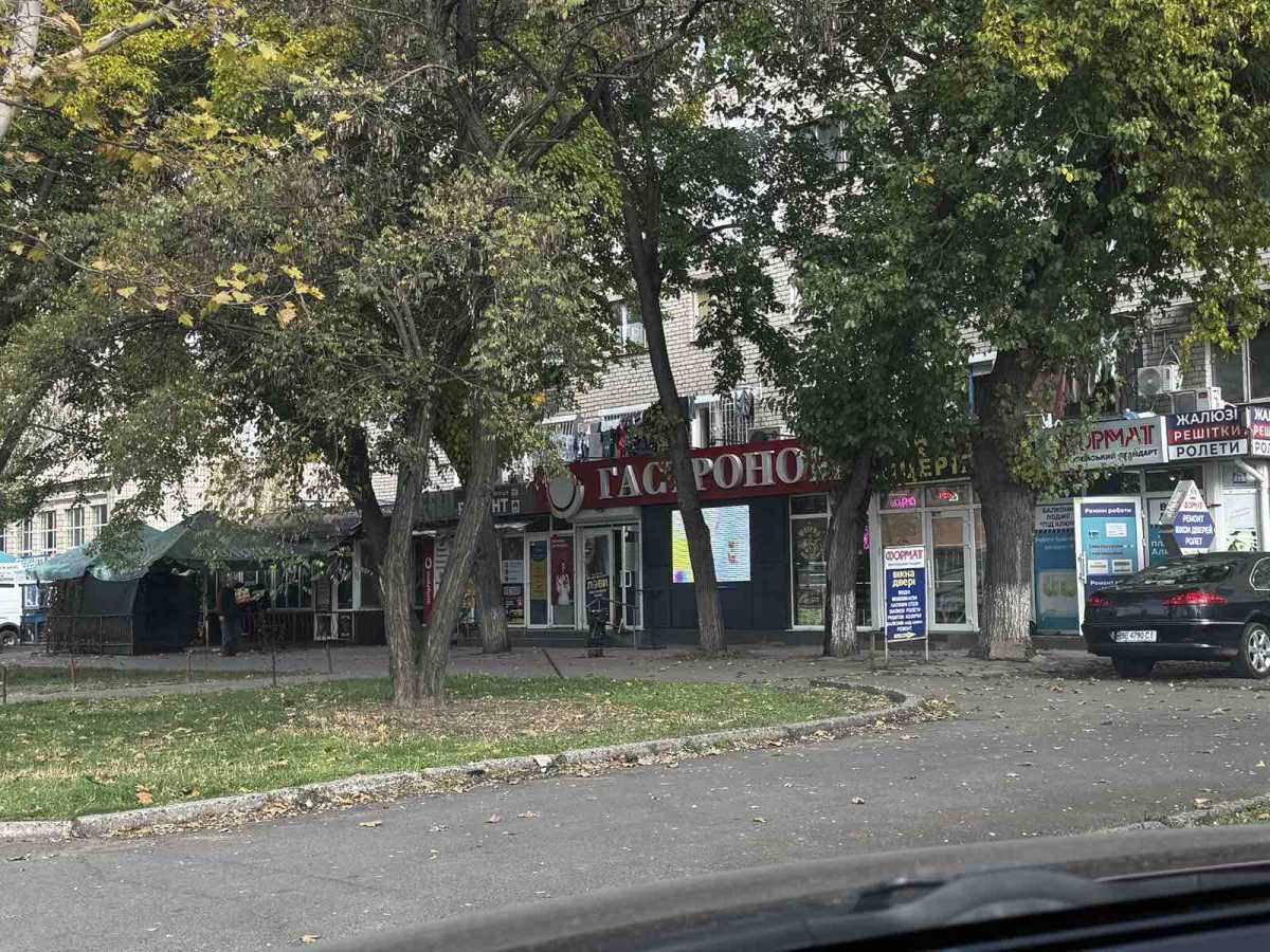 Продам  торгову площу Миколаїв, Центральний, проспект Миру, 22/2. 