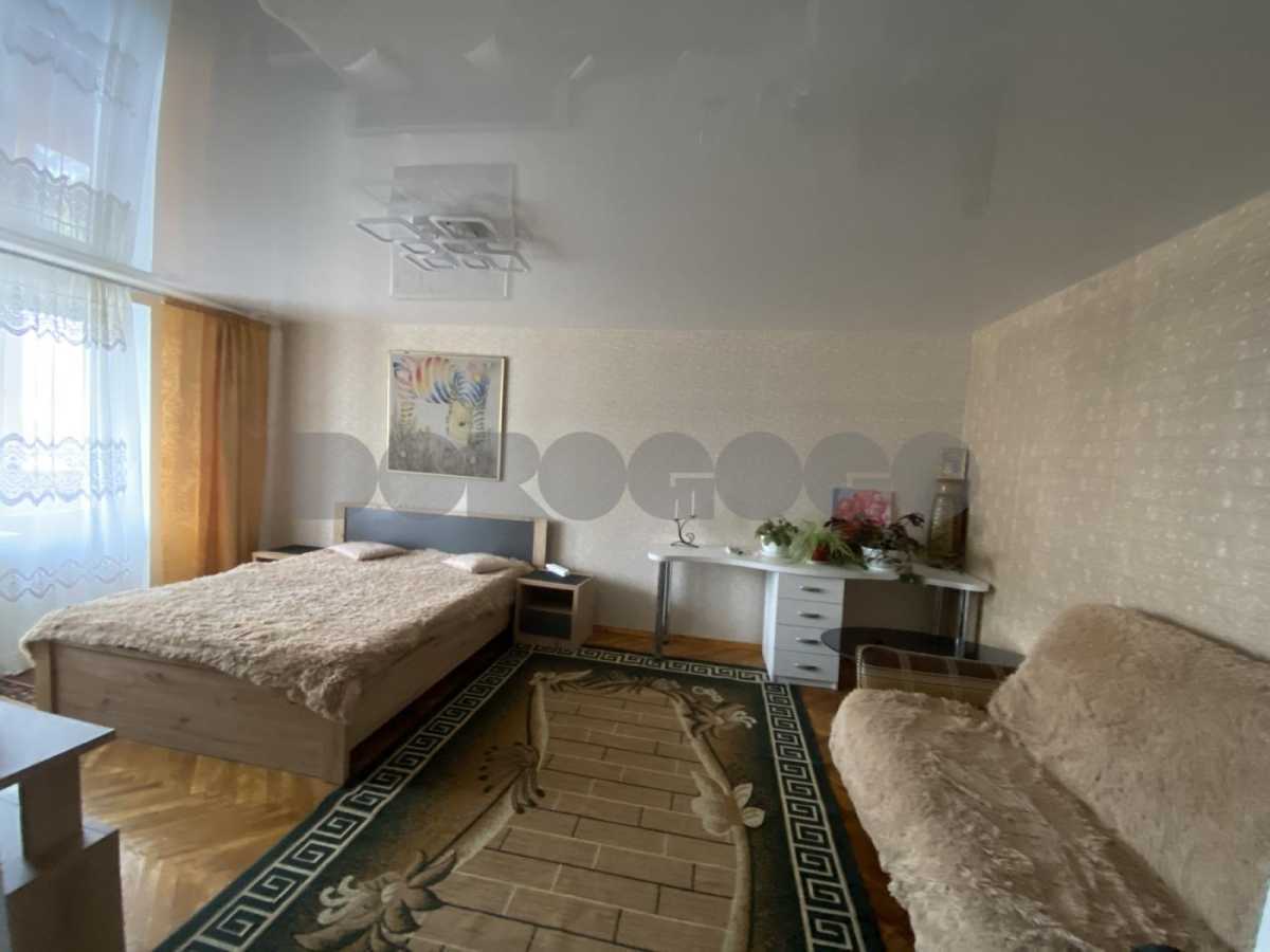 Здам довгостроково 1-к квартиру Київ, Печерський, бульв. Дружби Народів, 10а. 