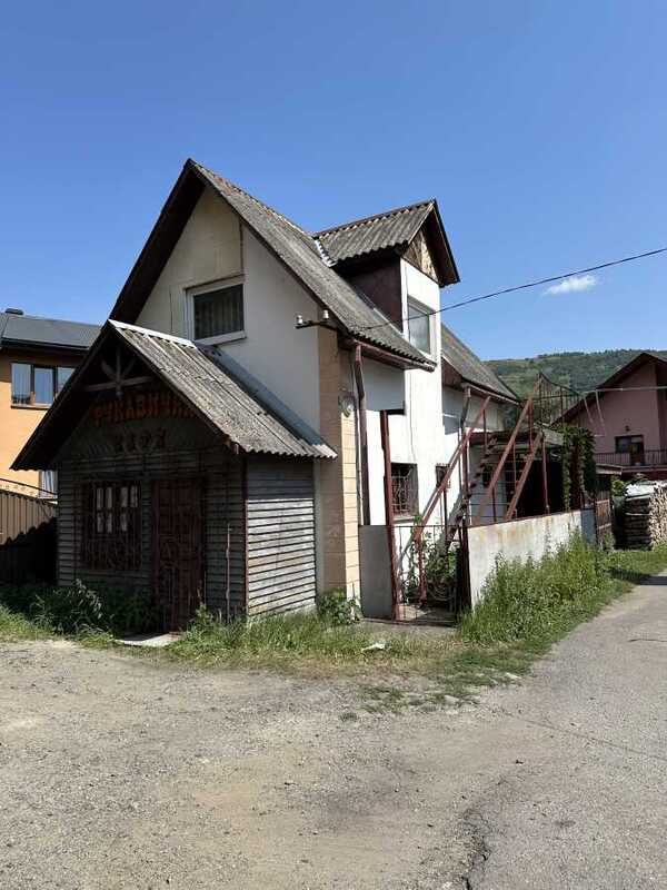 Продам 2-к дім Рахівський, Рахів, Шевченка, 7а. 