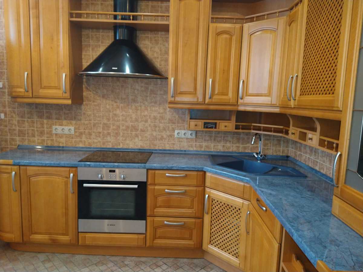 Здам довгостроково 3-к квартиру Київ, Подільський, вул. Кирилівська. 