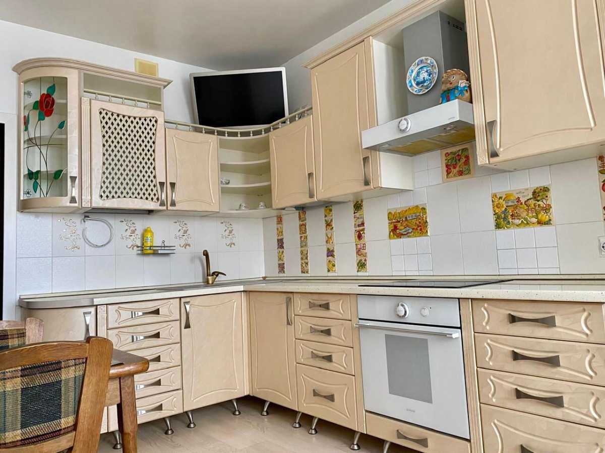 Продам 1-к квартиру Київ, Дарницький, вул. Єлизавети Чавдар, 7. 