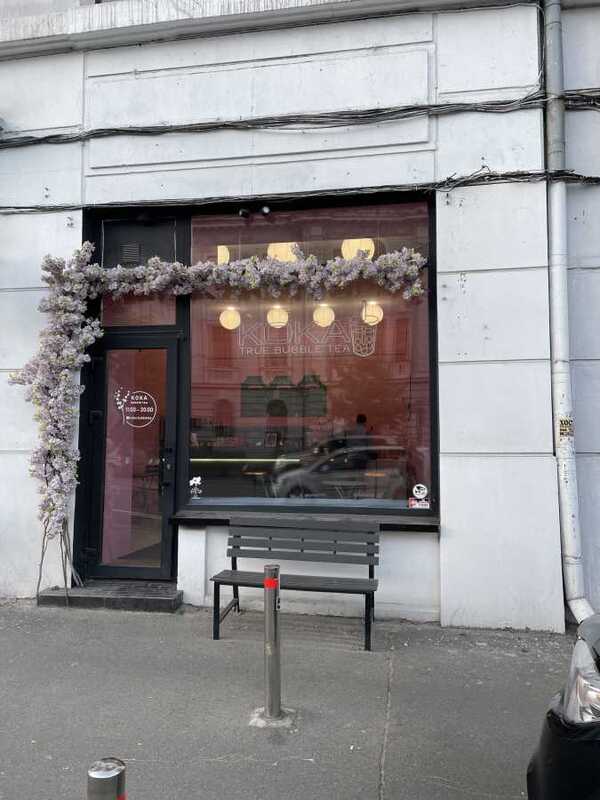 Продам  торгову площу Київ, Голосіївський, вул. Саксаганського, 58. 