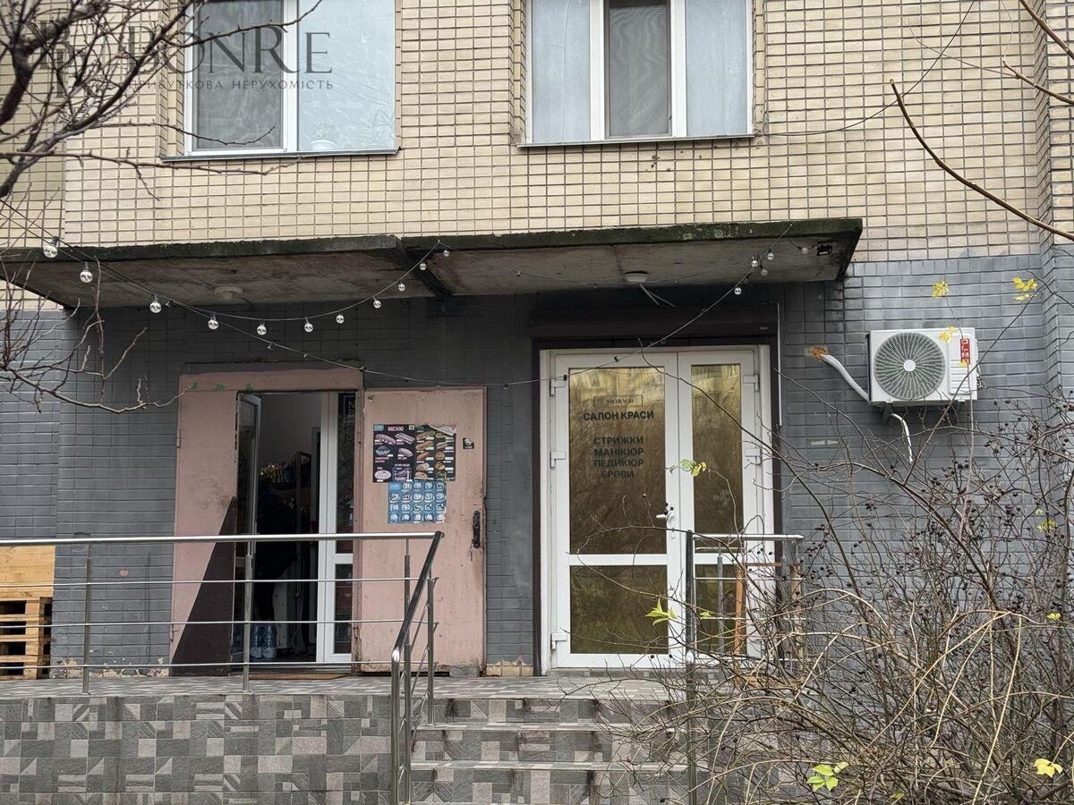 Продаж з окупністю 10років, Фасад, Торгове, вул. Симиренка, 68м2.