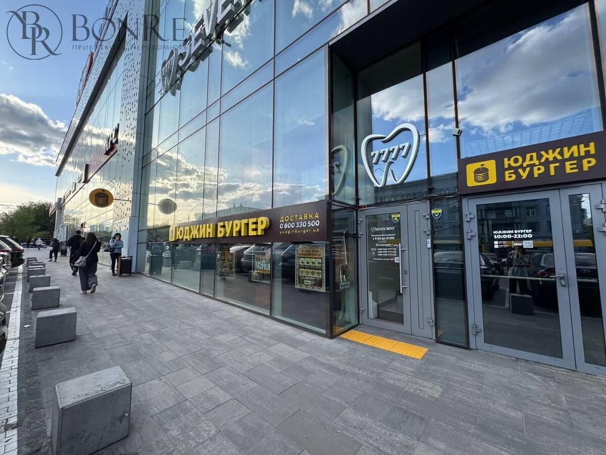 Фасад, Оренда, Торгове, проспект Берестейский, 110м2.