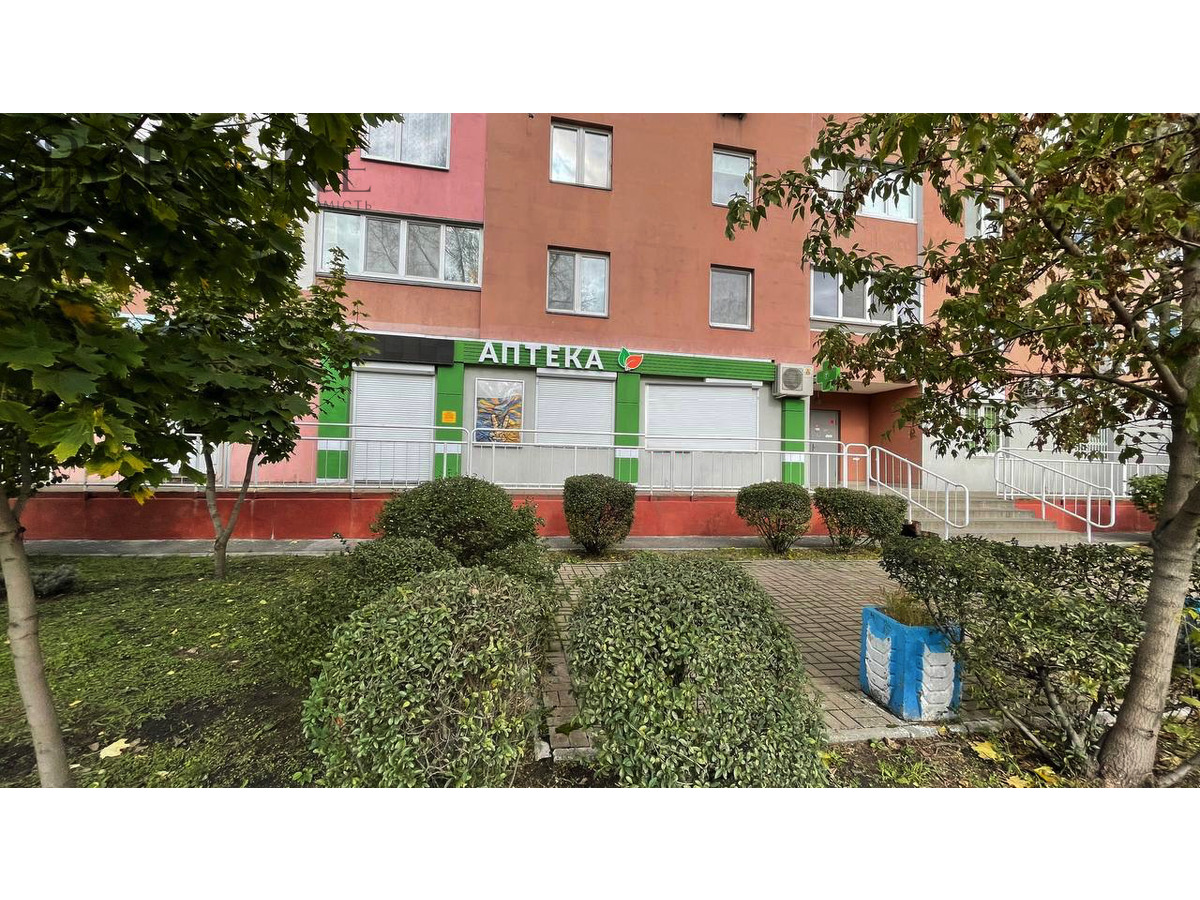 Продаж, Торгове, Фасад, пр-т. Червоної калини, 74,5м2