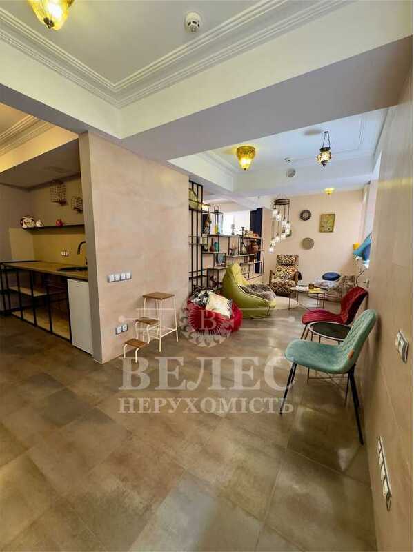 Продам  приміщення вільного призначення Київ, Шевченківський, вул. Володимира Винниченка, 7. 