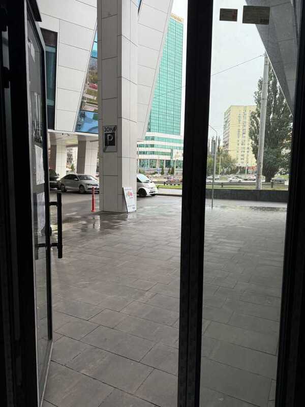 Здам довгостроково  об`єкт сфери послуг Київ, Шевченківський, просп. Берестейський, 11. 