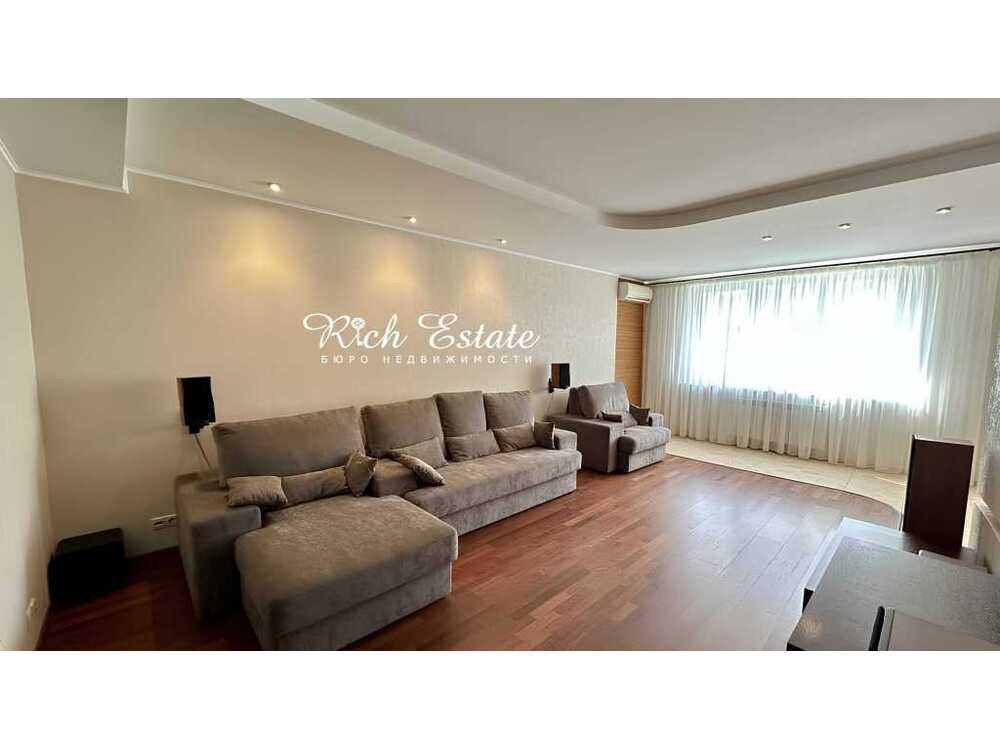 Здам довгостроково 3-к квартиру Київ, Голосіївський, просп. Голосіївський, 68. 