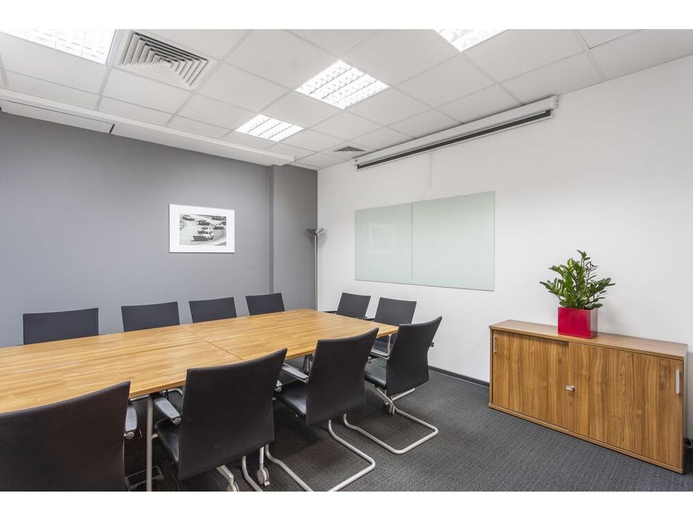 Сучасний офіс відкритого планування для 10 осіб у Regus Gulliver