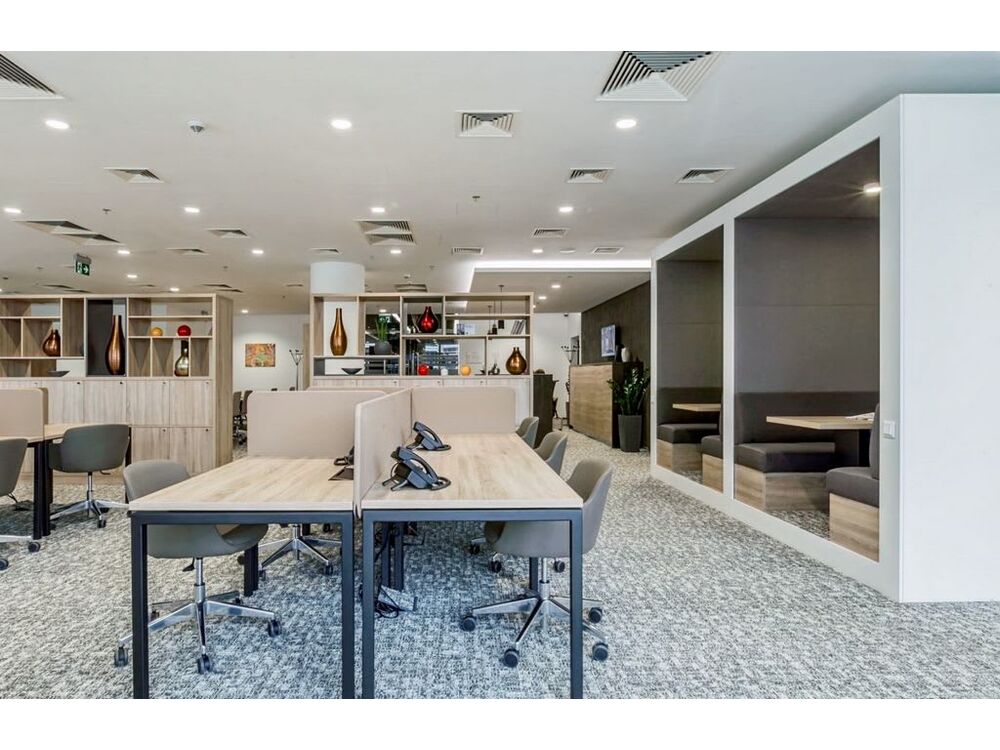 Оренда коворкінгу у Regus IQ Centre