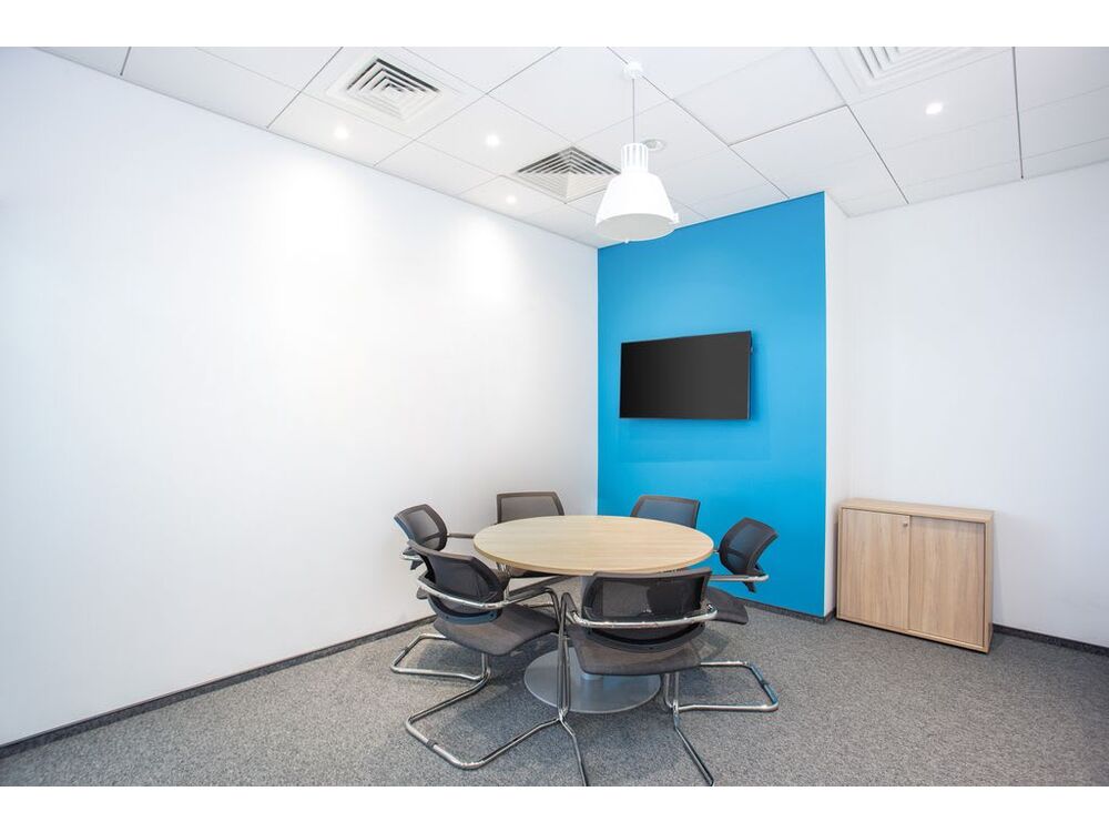 Все включено: професійний офіс для 4 осіб у Regus Silver Breeze