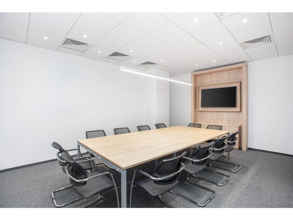 Сучасний офіс відкритого планування для 10 осіб у Regus Silver Breeze