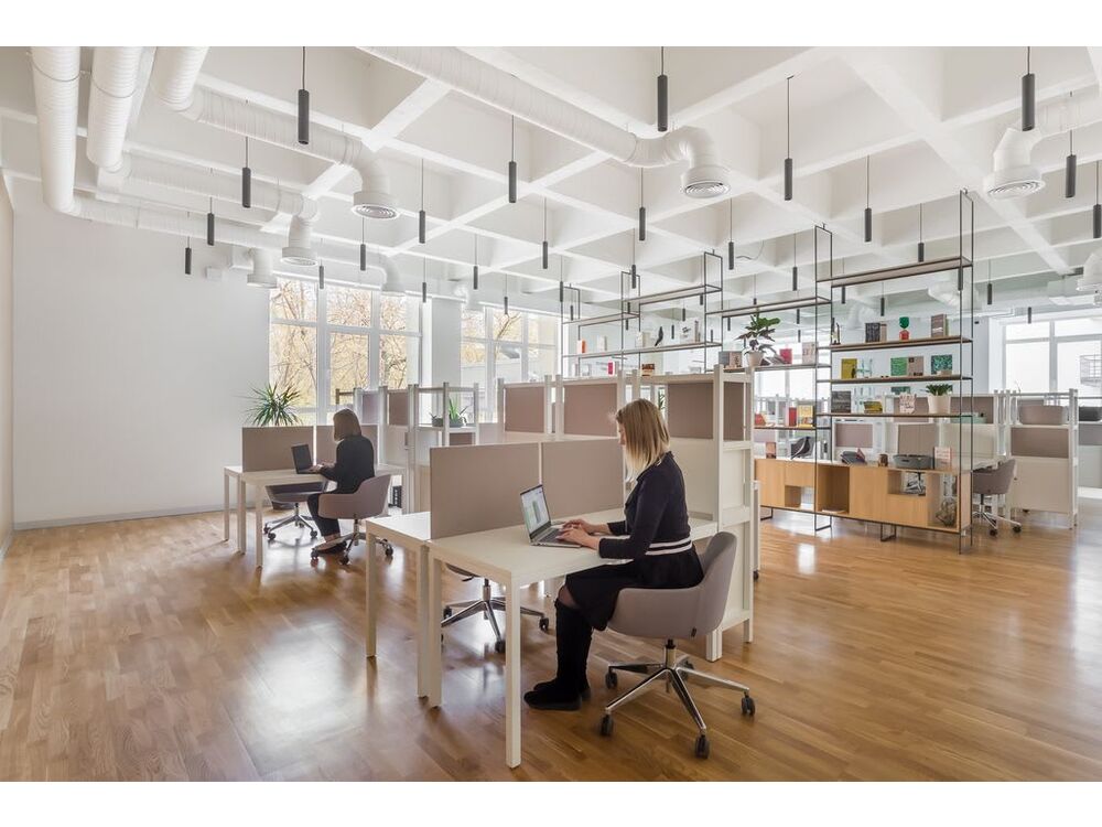 Оренда коворкінгу у Spaces Maidan Plaza