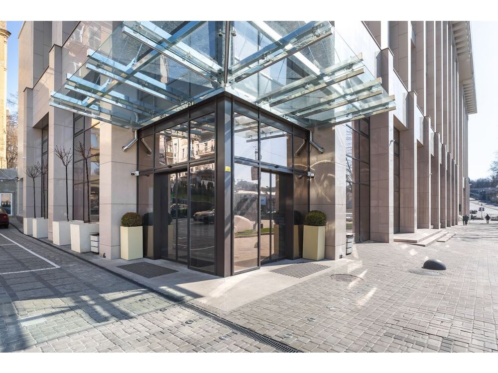 Приватний офіс для двох осіб у Spaces Maidan Plaza