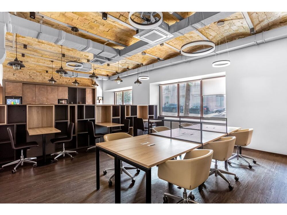 Оренда коворкінгу у Regus Podil Heritage