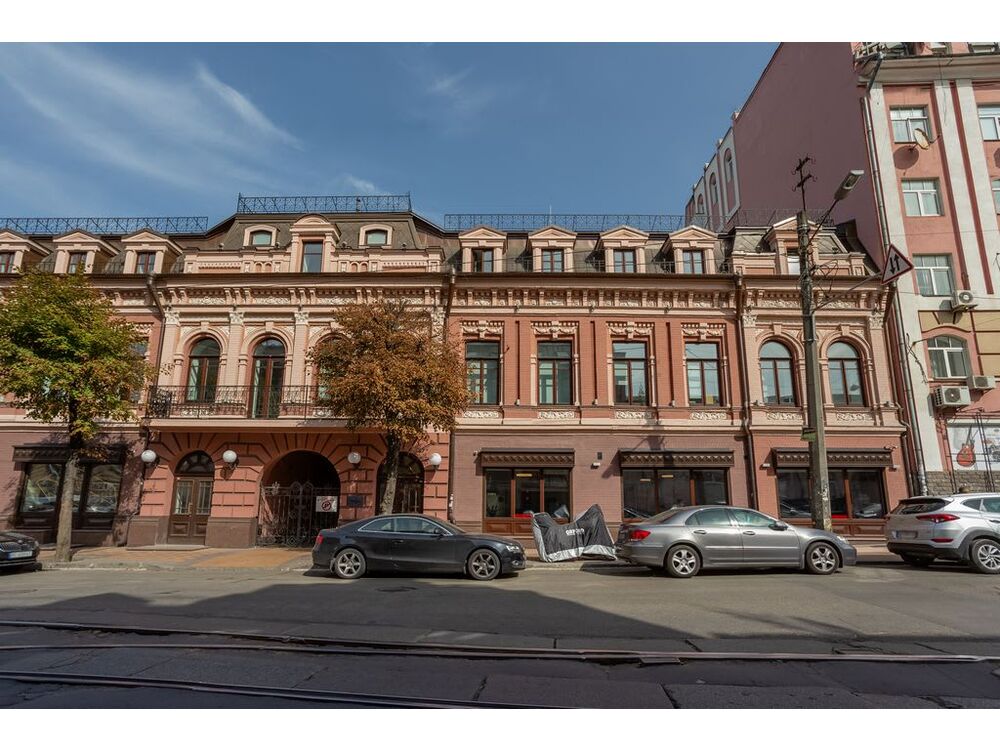 Приватний офіс для двох осіб у Regus Podil Heritage