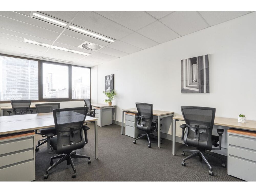 Усе включено: професійний офісний простір для 15 осіб у Regus Podil Heritage