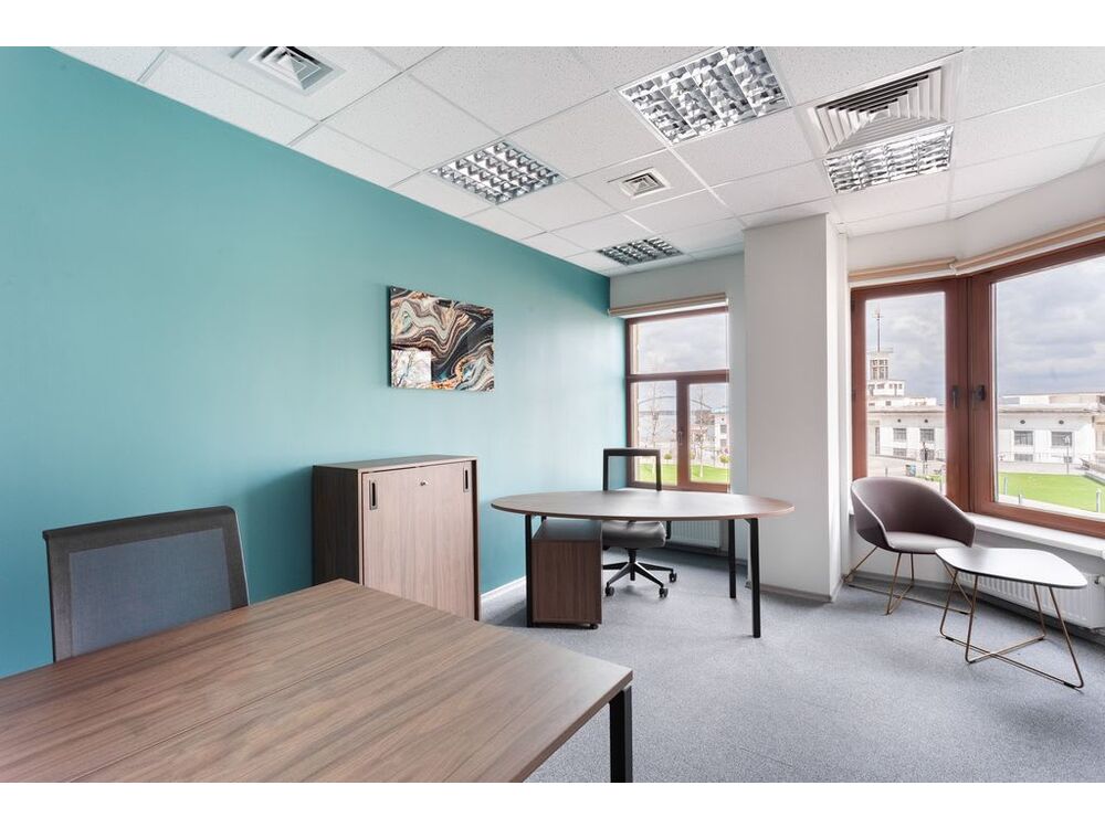 Приватний офіс для однієї особи в Regus Volodymyrsky