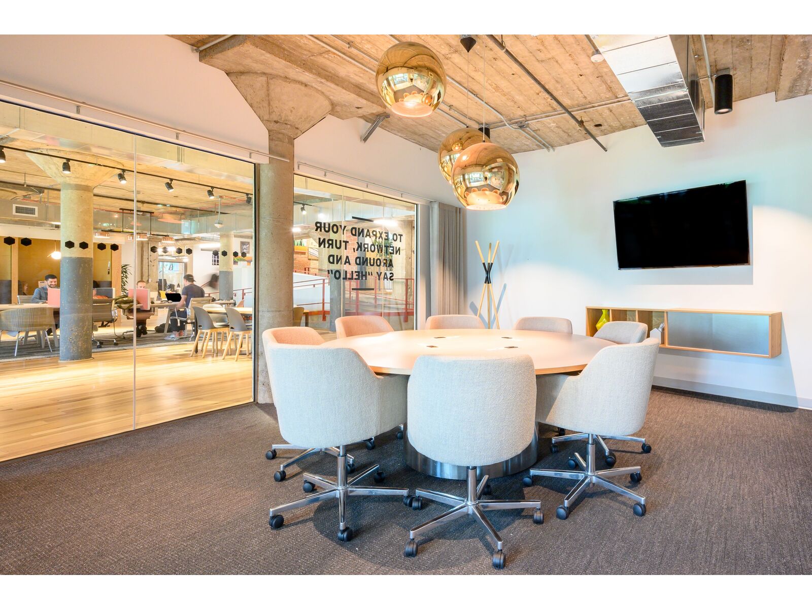 Повністю готовий офіс для 5 осіб у Spaces Lviv Tech City