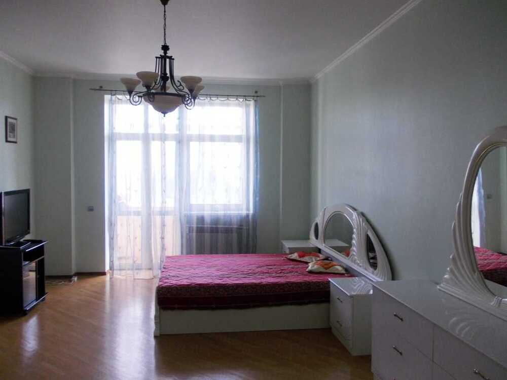 Здам довгостроково 1-к квартиру Київ, Солом`янський, вул. Народного Ополчення, 7. 